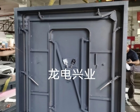 西藏山南某部油庫 防火密閉門 防爆門制作安裝完成。功能：抗爆壓力值550Kpa，甲級防火1.5H，氣密性8級，制作標準GJB2805B-2021軍械倉庫防盜技術要求