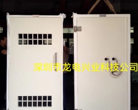 福建某警兵器室防護門、防盜通風門，共28套，鎖具配置：二把分離式機械鎖，電機鎖，達到聯(lián)管聯(lián)控功能。門上有顯示開與關的指示燈。