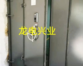 廣東湛江某部庫房防爆密閉門安裝驗收完畢，單開帶小門，配電子指紋密碼鎖，符合GJB2805-2021軍械倉庫防盜技術要求