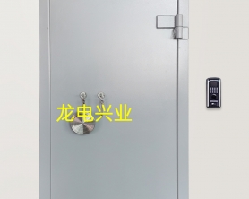 廣州某國稅庫房碳鋼A級金庫門、重型抗爆門、5級防盜門，安裝驗收完成，開門方式：指紋（或密碼）+ IC刷卡開門。