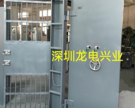 青海某部庫(kù)房5級(jí)防盜安全門(mén)制作安裝完成  防護(hù)門(mén)內(nèi)配通風(fēng)門(mén)  配二把分離式機(jī)械鎖  
